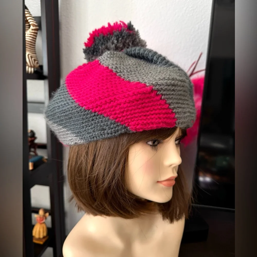 Vintage Avon Gray and Pink Knit Beret